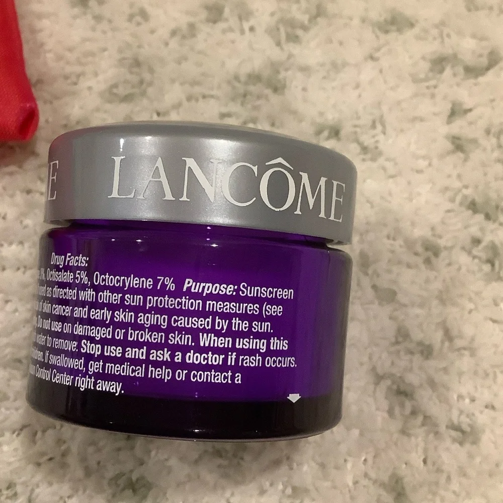 Lancôme Skincare Sample Bundle with Red Satin Pouch NWOT - Picture 11 of 15
